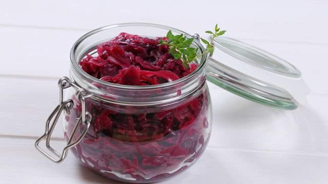 Pickled red cabbage